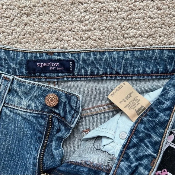 Levi’s Super Low Skull‎ Print Denim Cut Off Jean Shorts 29” Waist / Size 5 - Picture 4 of 5